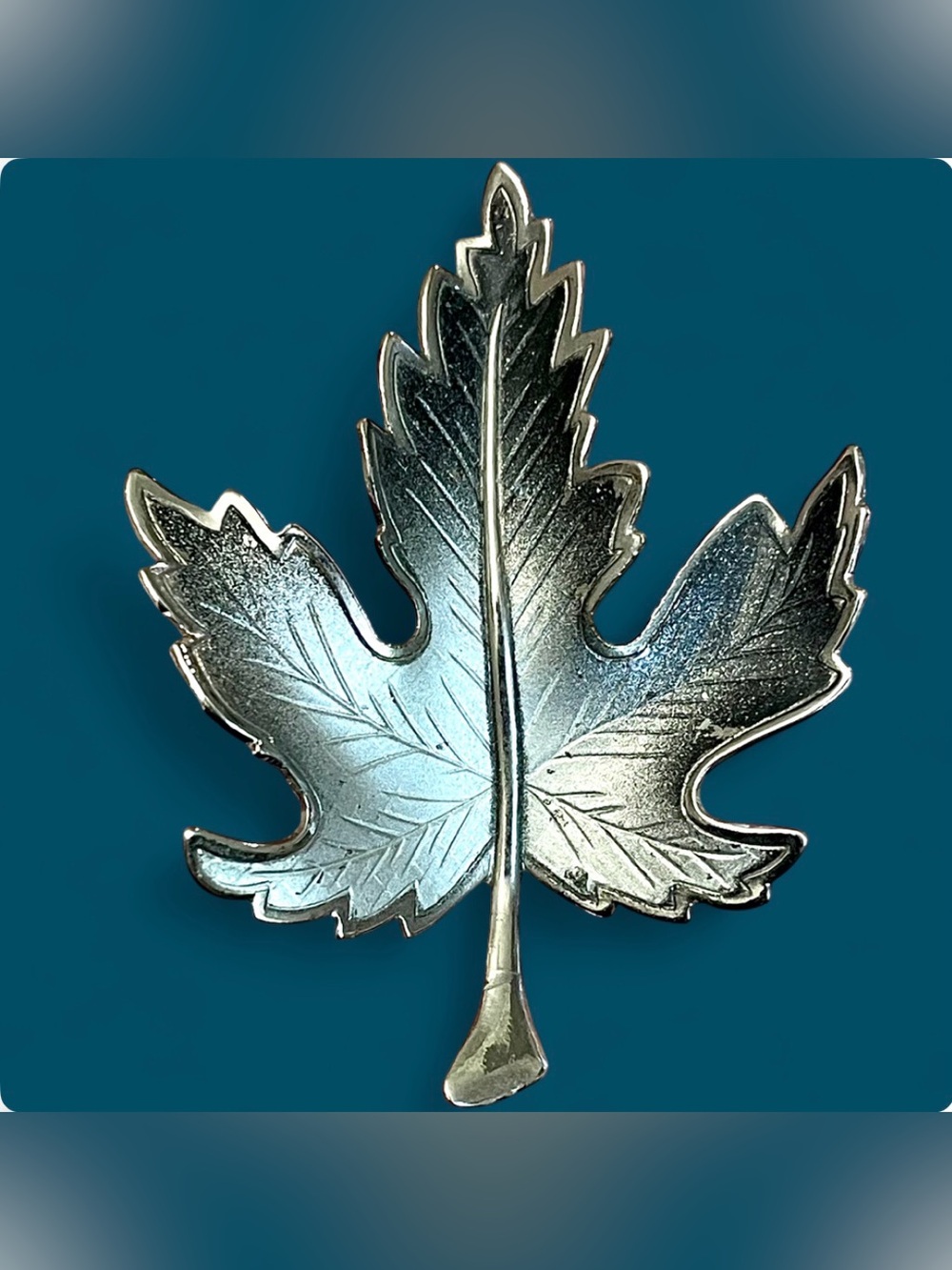 Vintage Silver Tone Maple Leaf Brooch Pin Black Metallic Shimmer MCM Nature Chic